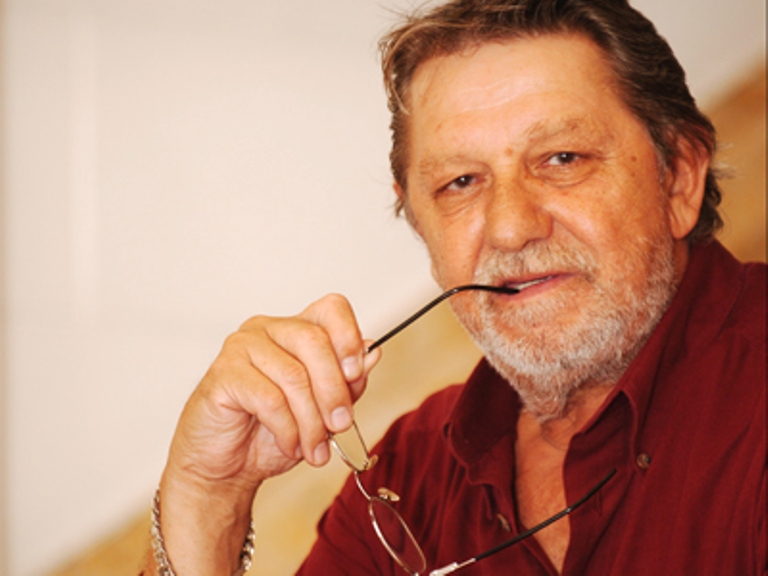 Sebastian Papaiani a fost omagiat la ”biserica actorilor” din București