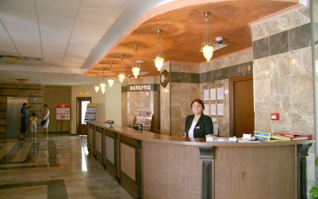 Criză de forță de muncă în industria turismului: Hotelurile funcţionează doar cu 70% din personal