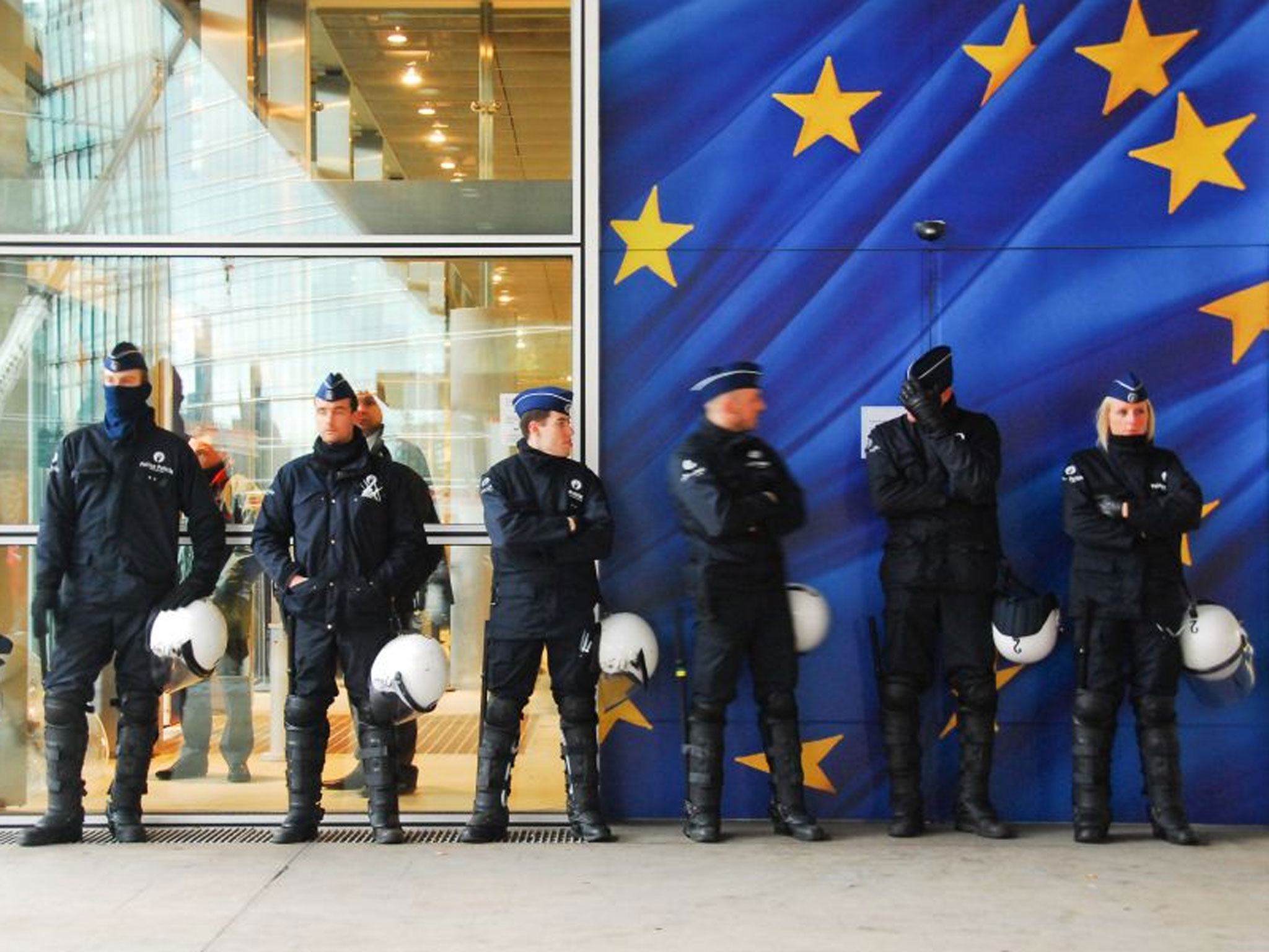 Brexit: Marea Britanie vrea să rămână în Europol și după ieșirea din UE