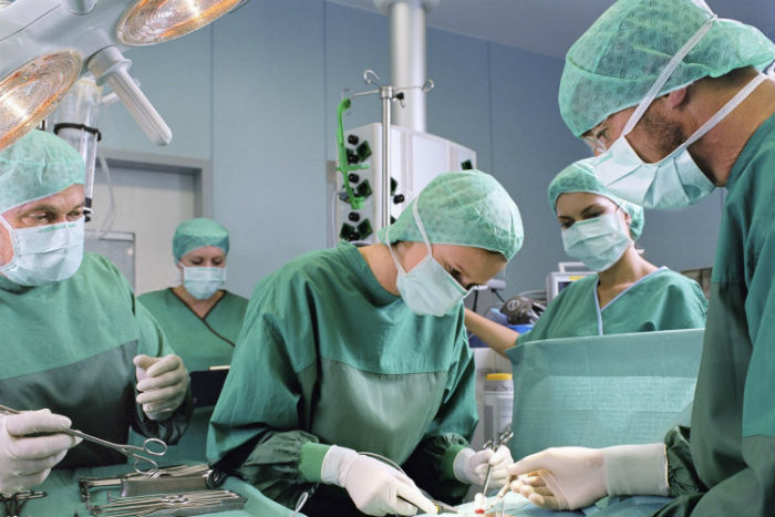 Bebeluș cu malformație foarte rară, operat cu succes la Spitalul de Copii din Iaşi