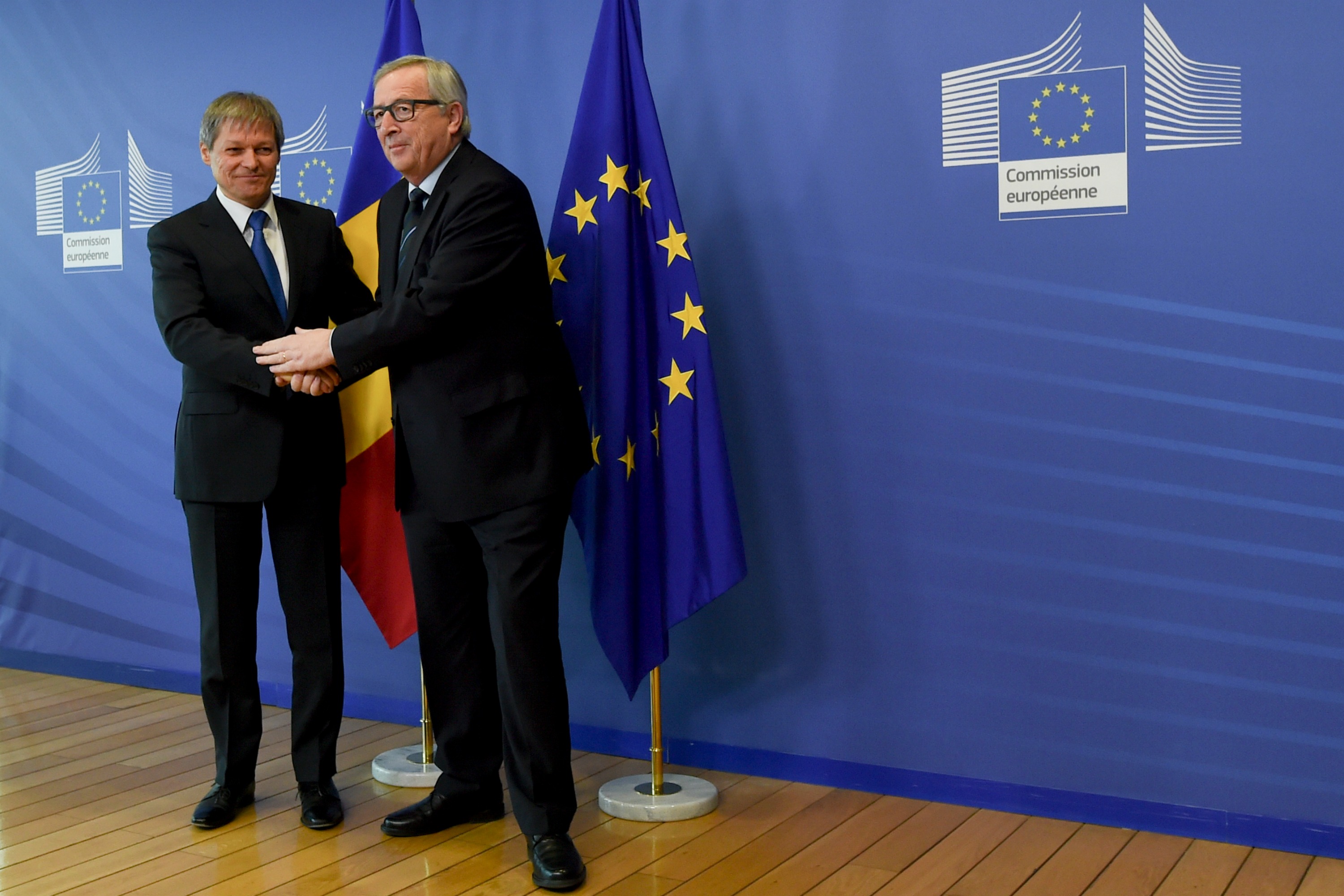 Juncker, către Cioloș: aţi asigurat o perioadă fără precedent de guvernare transparentă