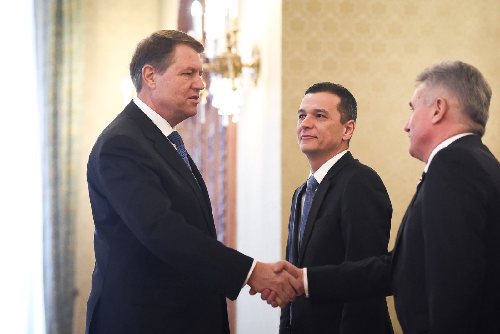 Iohannis explică cum a ajuns să participe la ședința de Guvern