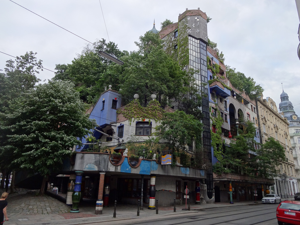 În această cafenea vei plăti mai mult la consumație dacă îți încarci telefonul