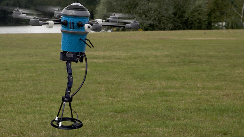 Această dronă detectează minele terestre și le detonează