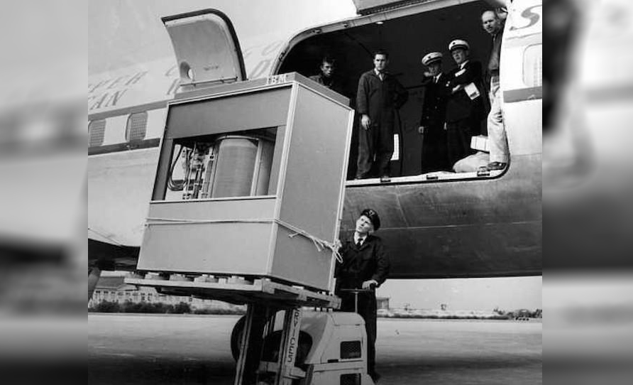 Dilemă: Încape o poză pe un HDD din 1956?