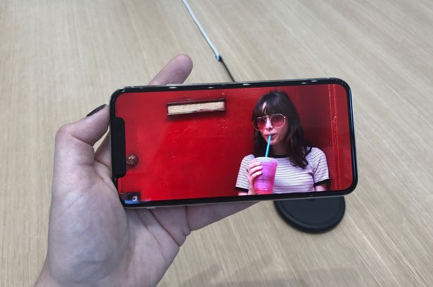 Cât de puțin costă un iPhone X când iese din fabrică!