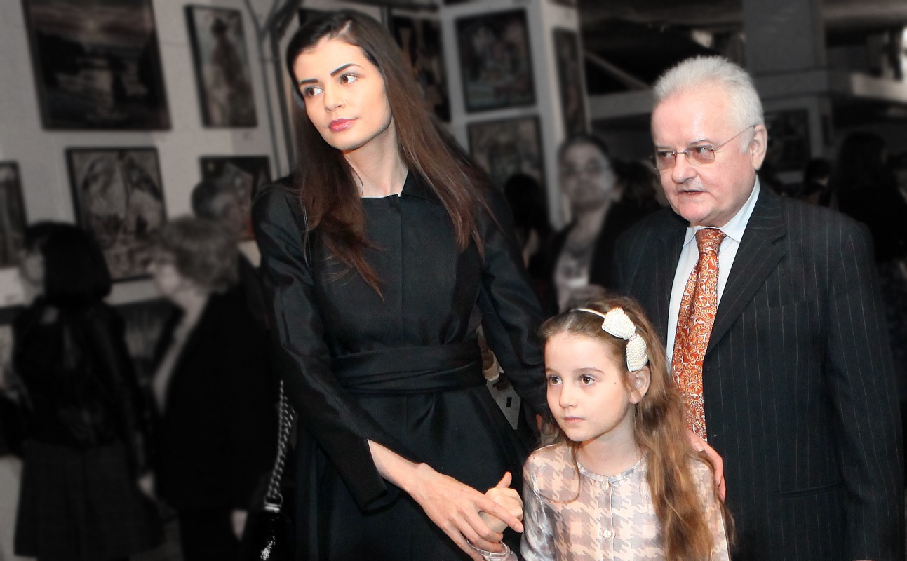 Irinel, Monica și fiica lor, Irina