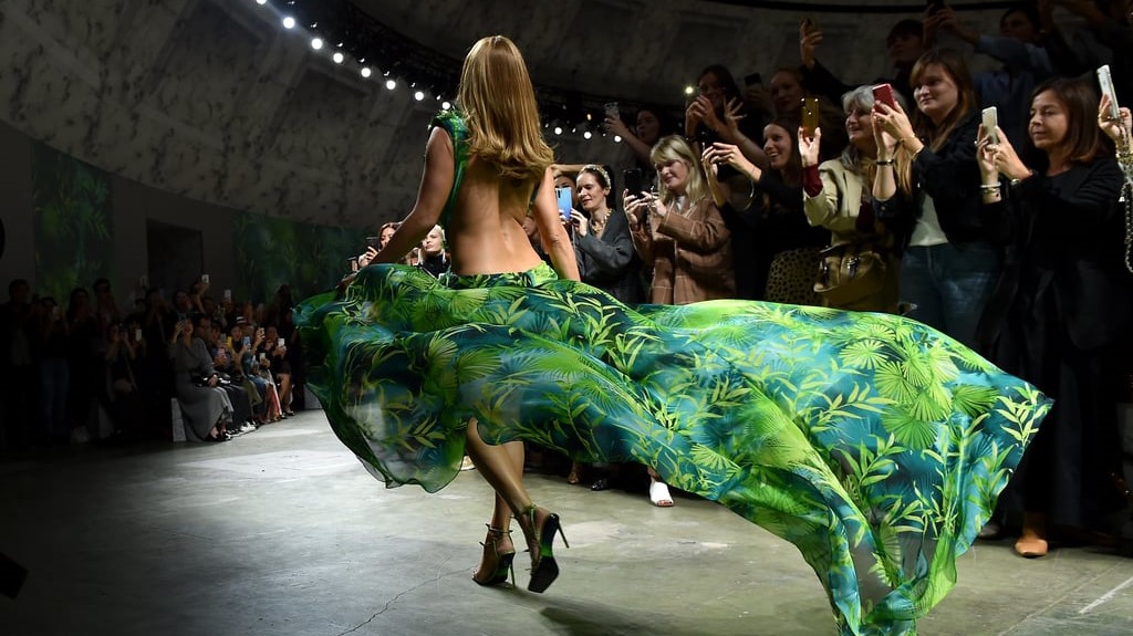 Au dormit pe străzi, în stații de autobuz, în mașini, în parcuri, oriunde, dar au devenit staruri celebre. 5 vedete care au dus o viață grea