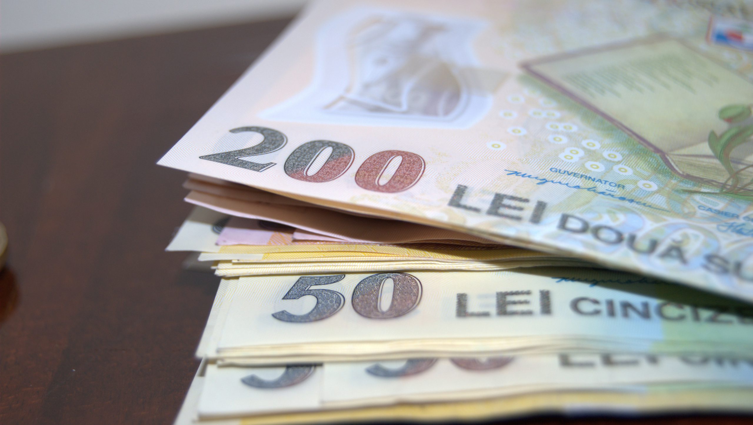 La cât vor ajunge ajutoarele sociale din 2021. Despre ce mărire e vorba