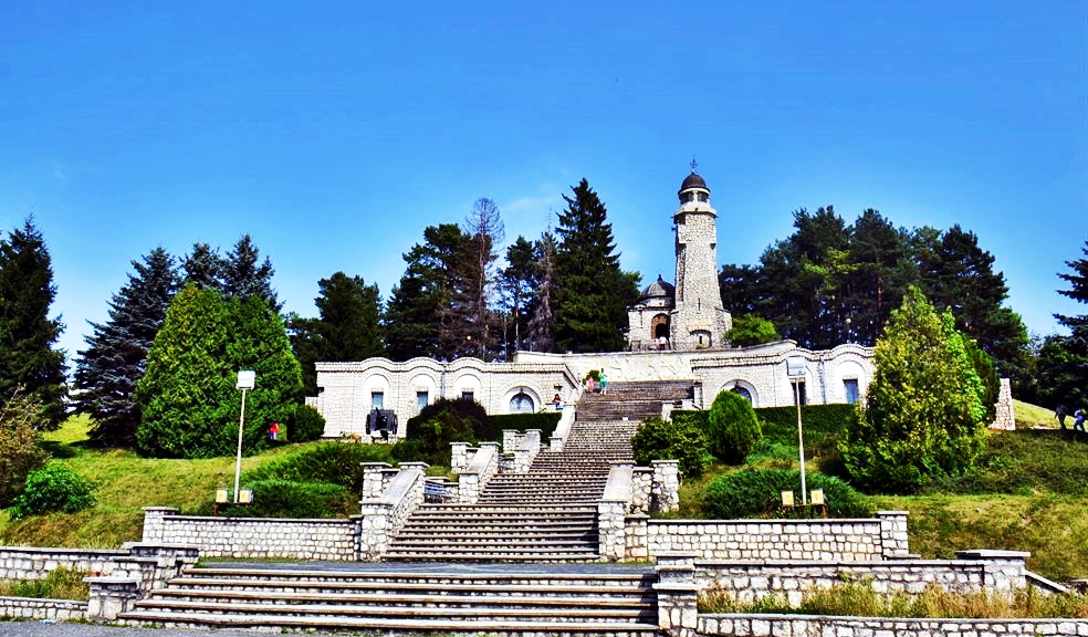 Mausoleul de la Mateiaș