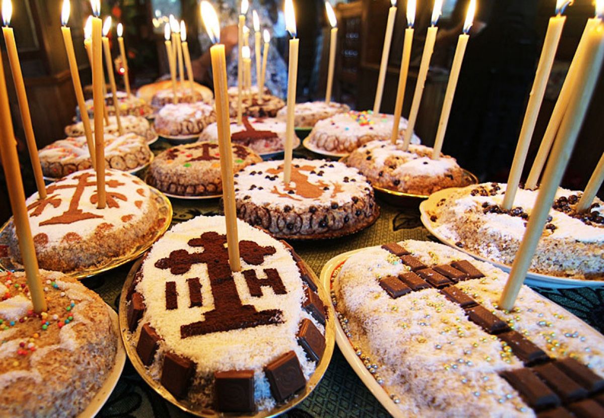 În această, zi se dă se pomană în numele celor care nu mai sunt printre noi