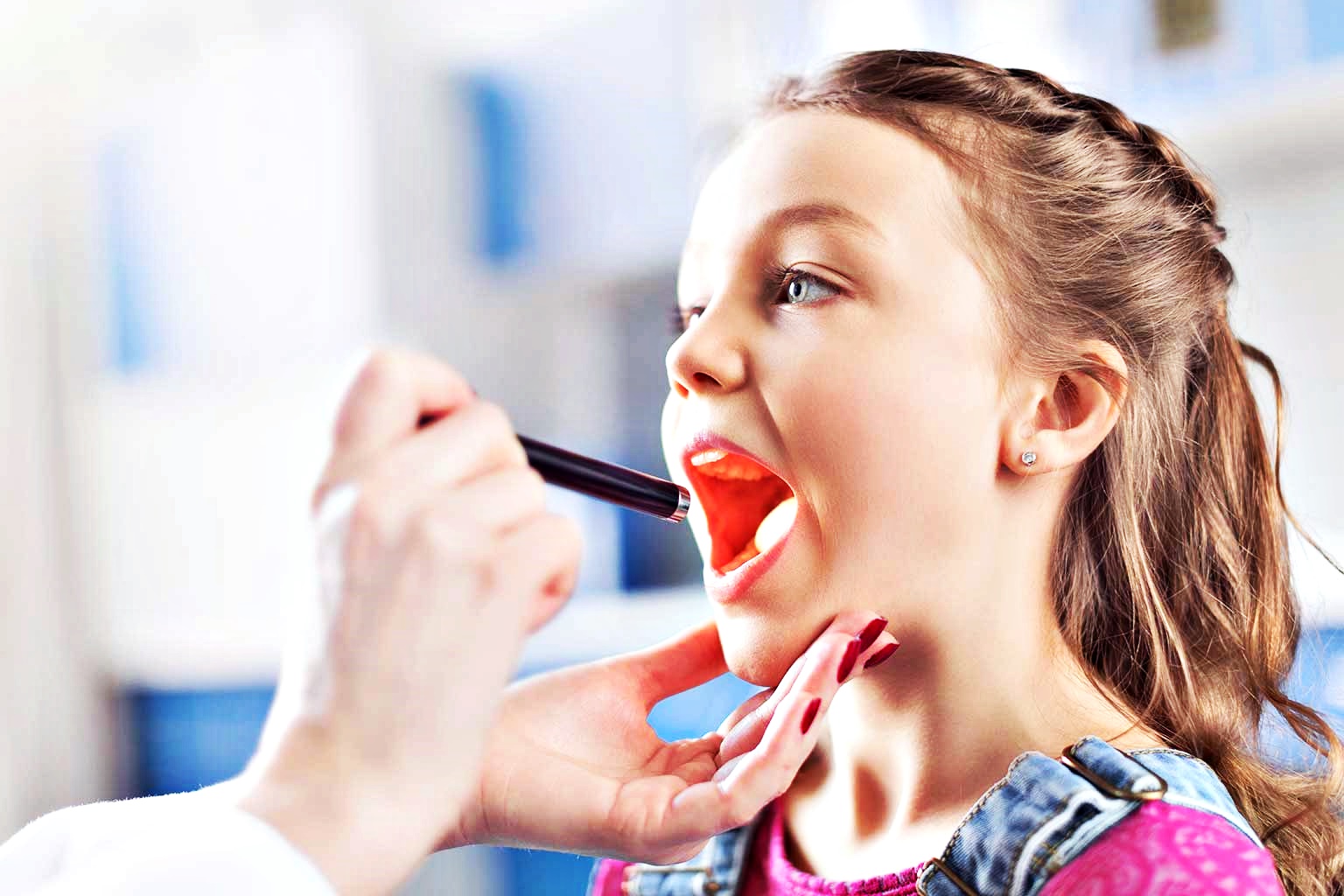 Operația de amigdale – cât e necesară și cum decurge, pas cu pas, această procedură