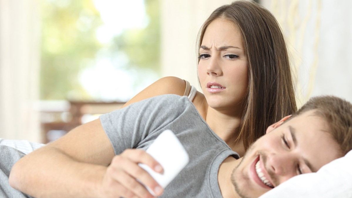 Tipuri de gelozie care pot condimenta o relație sau, dimpotrivă, o pot distruge   