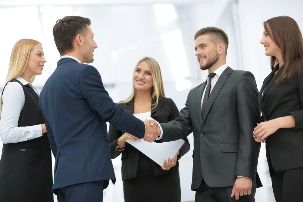 Trucuri pentru a reține numele și fețele persoanelor cu care vă întâlniți, dacă aveți această intenție