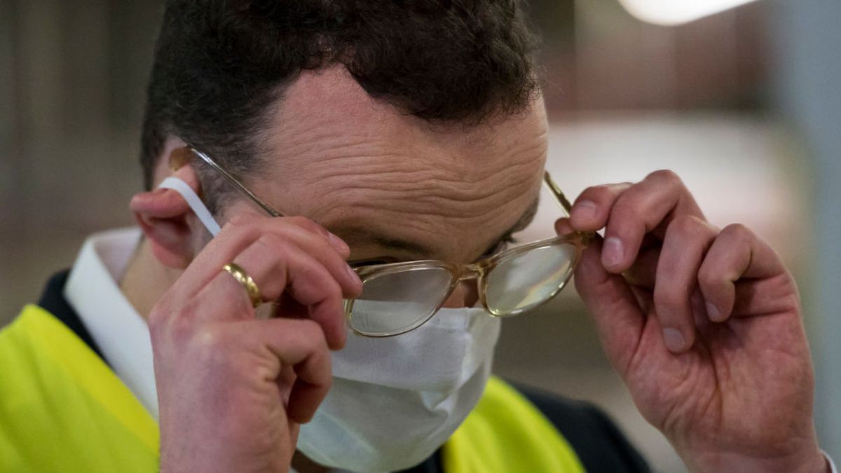 5 trucuri pentru ca ochelarii să nu se aburească în timp ce purtați masca