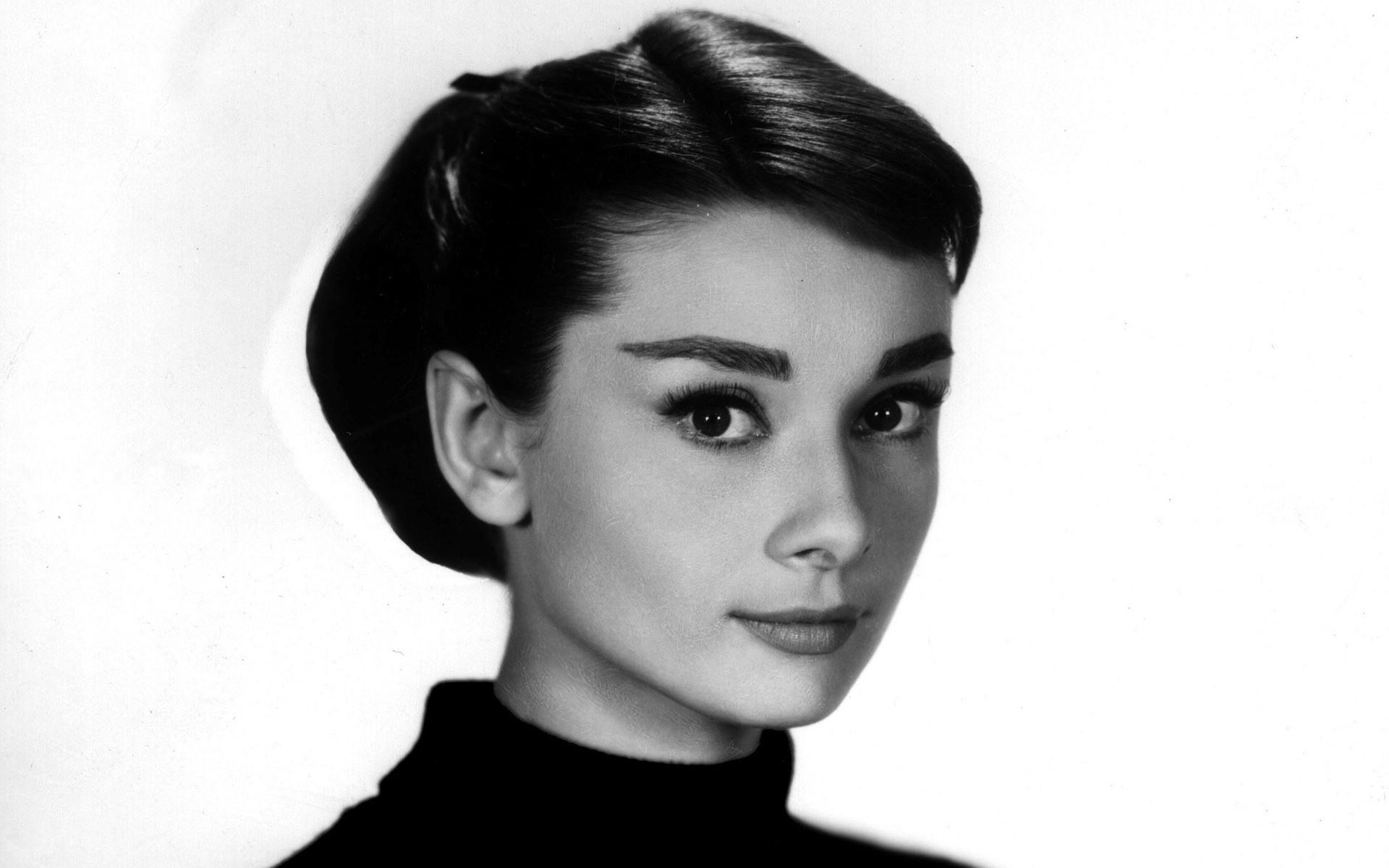 Audrey Hepburn, răpusă de cancerul de colon