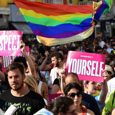 Ce înseamnă transgender. Cum recunoști o astfel de persoană