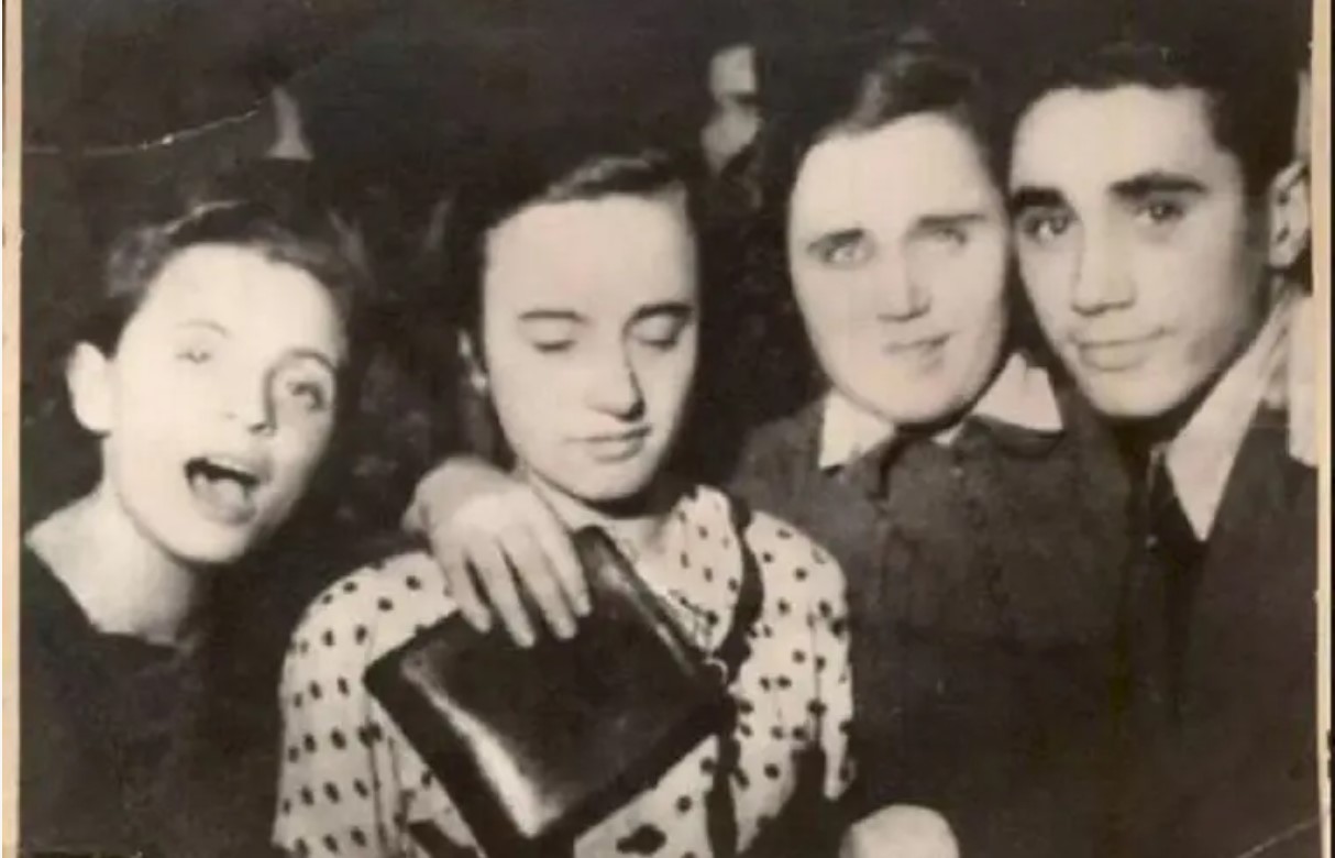 Imagini rare cu Elena Ceaușescu din tinerețe. Secretul rușinos al Tovarășei