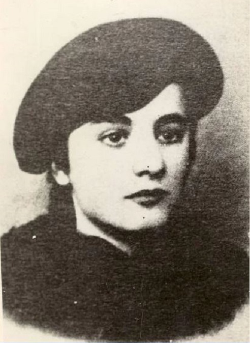 Imagini rare cu Elena Ceaușescu din tinerețe. Secretul rușinos al Tovarășei