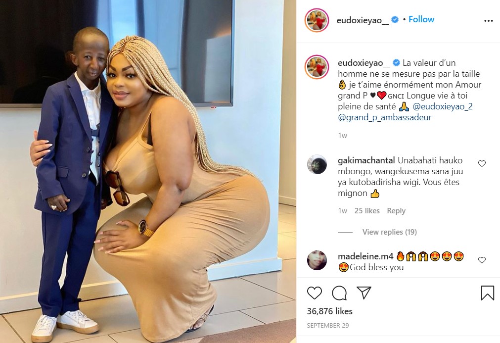 Modelul Eudoxie Yao și cântărețul Grand P, cuplul bizar de pe Instagram. Ea este de două ori mai înaltă decât el, dar susține că se iubesc. Imaginile i-au uimit pe toți