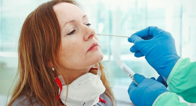Cum decurge testul COVID și cât de repede vine rezultatul