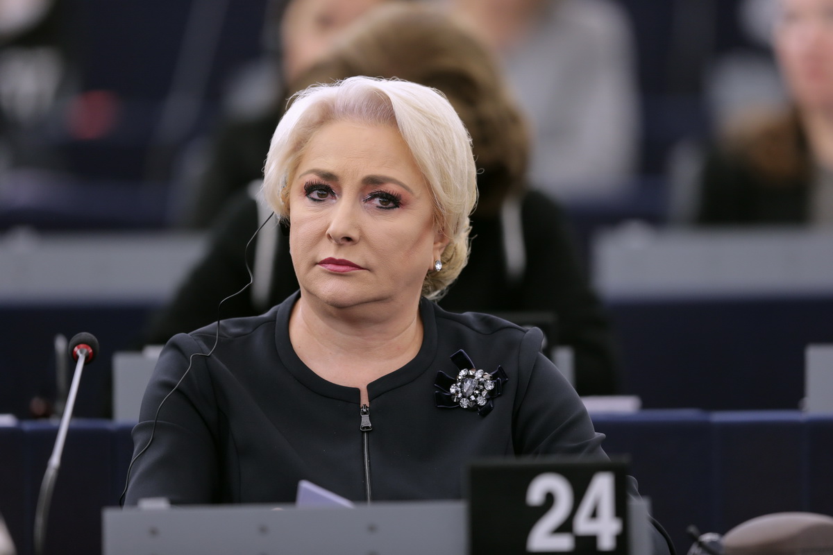 Adevăratul motiv pentru care Viorica Dăncilă a înfiat un copil. 4 detalii nebănuite despre fosta șefă PSD