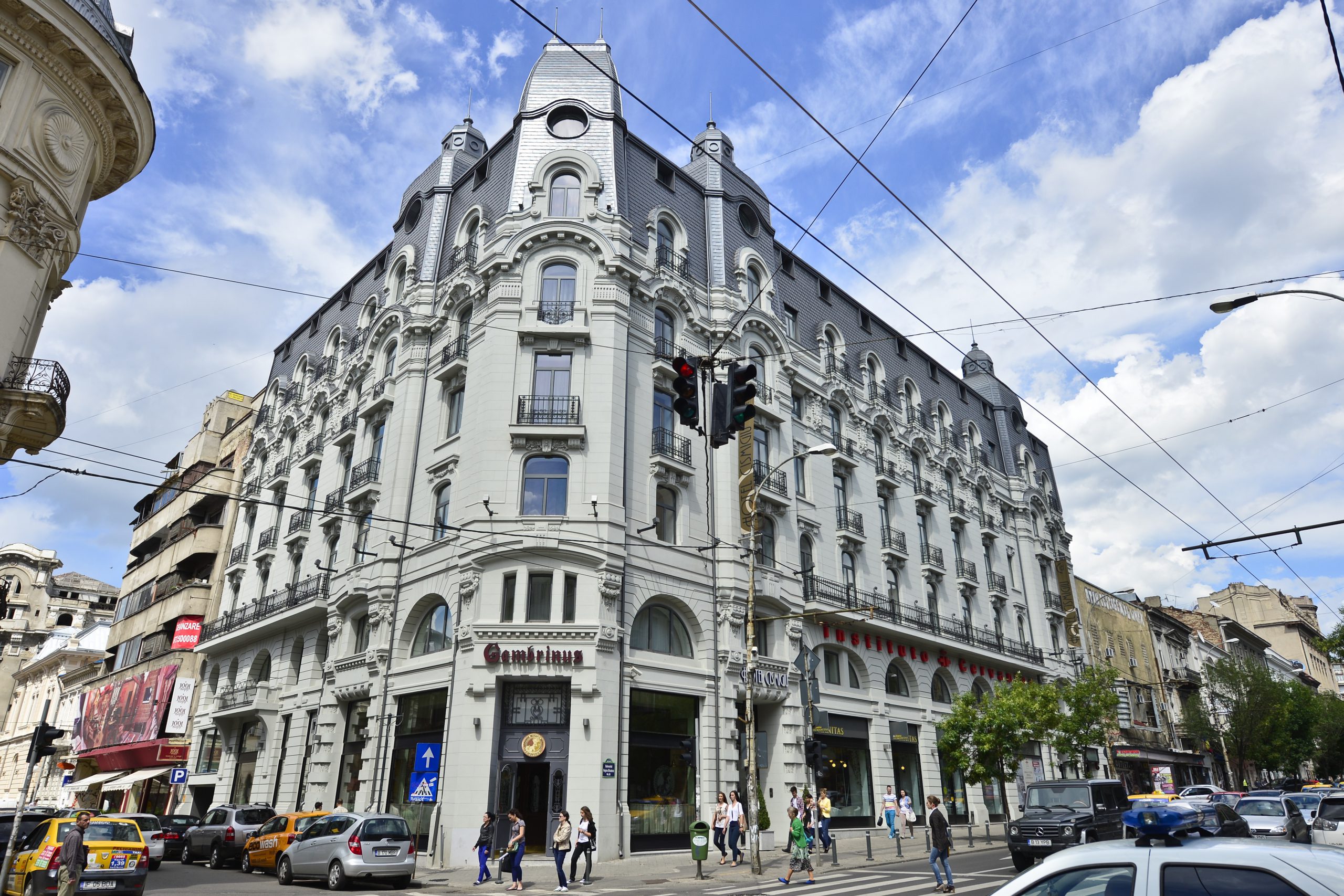 Hotelul Cișmigiu este bântuit de spiritul unei tinere care a strigat trei ore după ajutor, dar nimeni nu a salvat-o