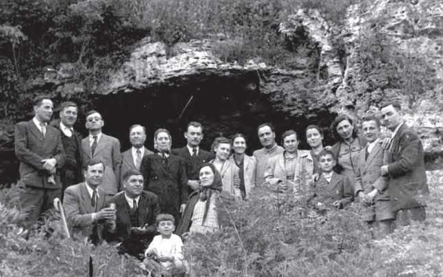 Peştera Apostolului Andrei, în 1944 FOTO Arhivă personală Ionuţ Druche, Adevărul