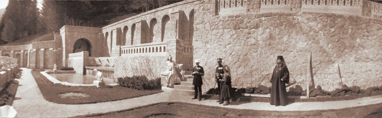 Terasa de Nord. Foto: „Grădinile Castelului Peleș. Mitologie dinastică și peisaj cultural”, uar-bna.ro