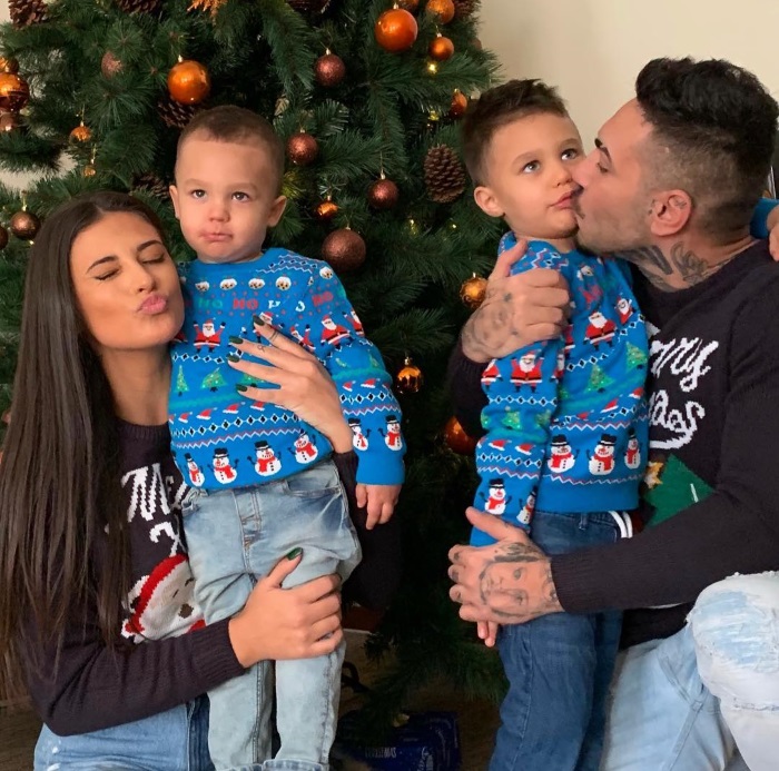 Antonia, Alex Velea și cei doi băieți ai lor, Dominic și Akim