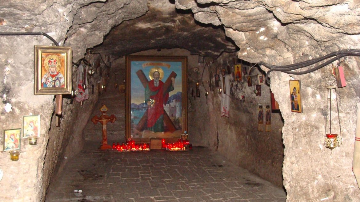 Peștera în care a trăit Sfântul Andrei