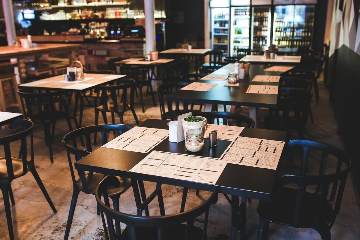 Restaurantele se vor închide și în Ungaria