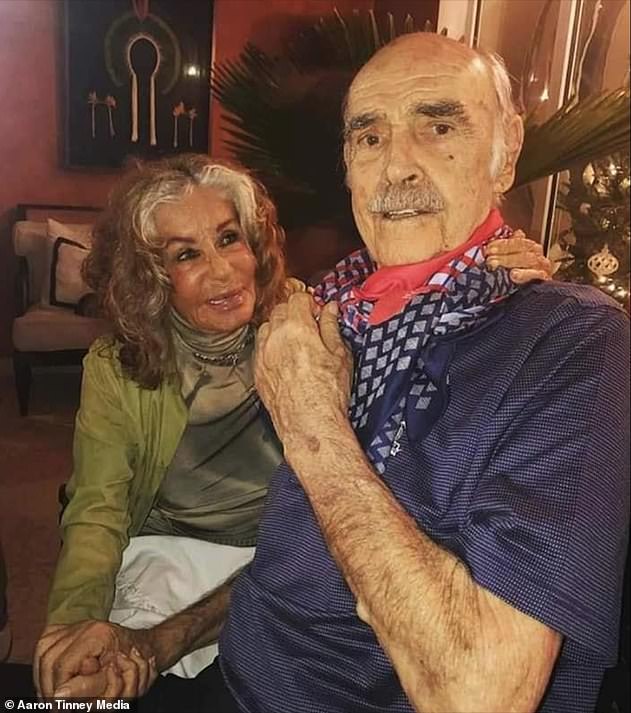 Sean Connery, alături de soția sa, la aniversarea a 45 de ani de căsnicie - 6 mai 2020