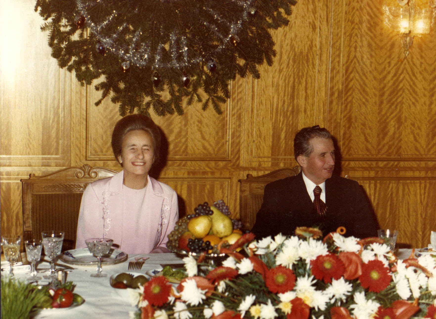 Nicolae și Elena Ceaușescu, la masa de Revelion