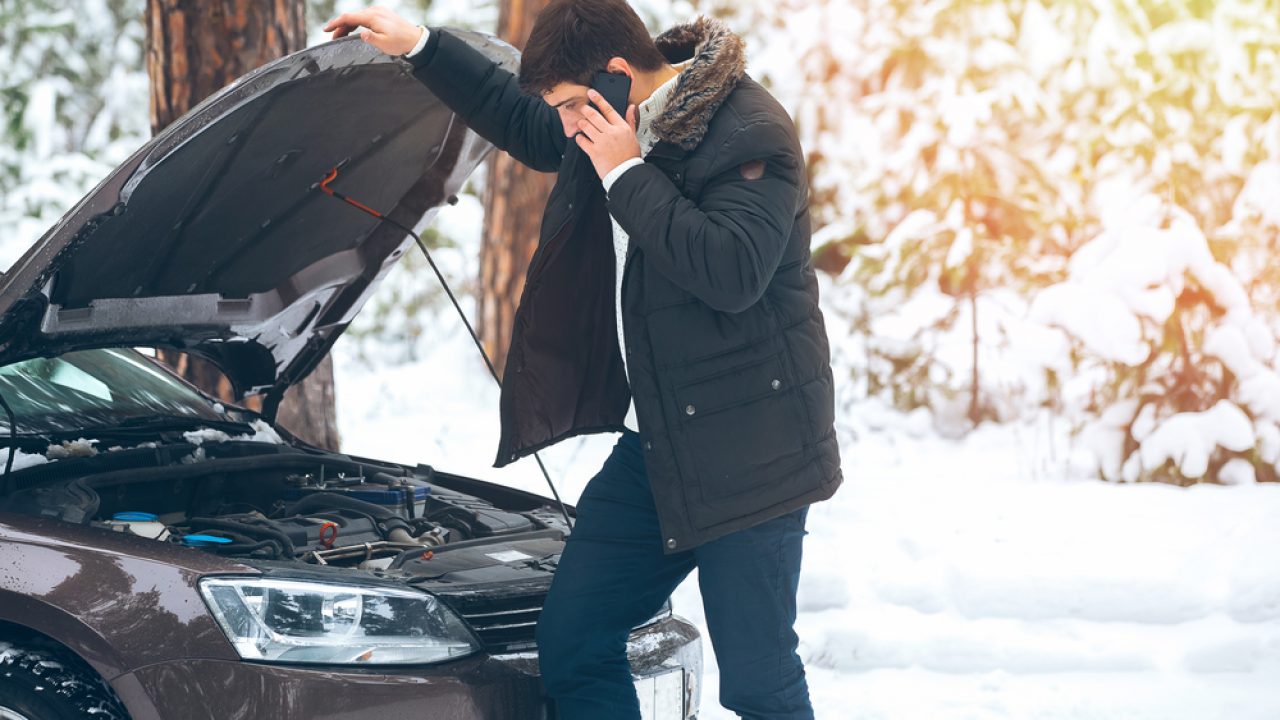 Cele mai simple moduri prin care poți porni o mașină cu bateria moartă