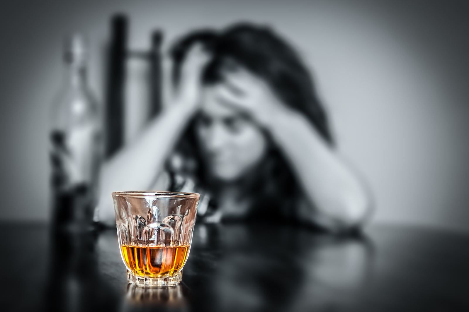 Dependența de alcool are nenumărate efecte nocive asupra sănătății