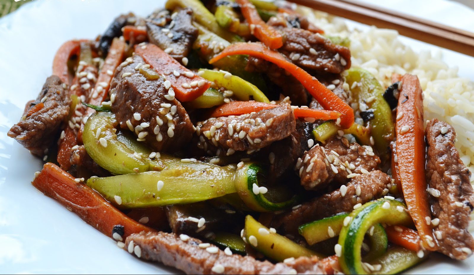 Friptură de vită cu legume chinezești – rețeta originală