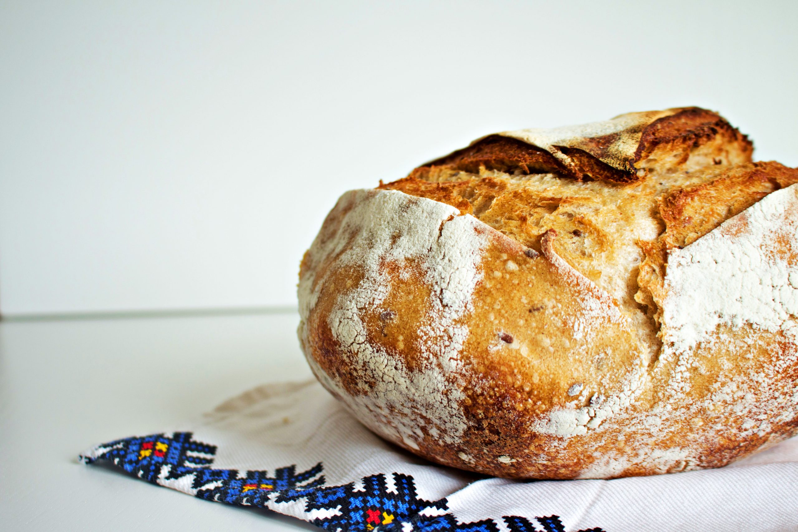 Pâine sănătoasă făcută în casă – rețete adunate de prin țară