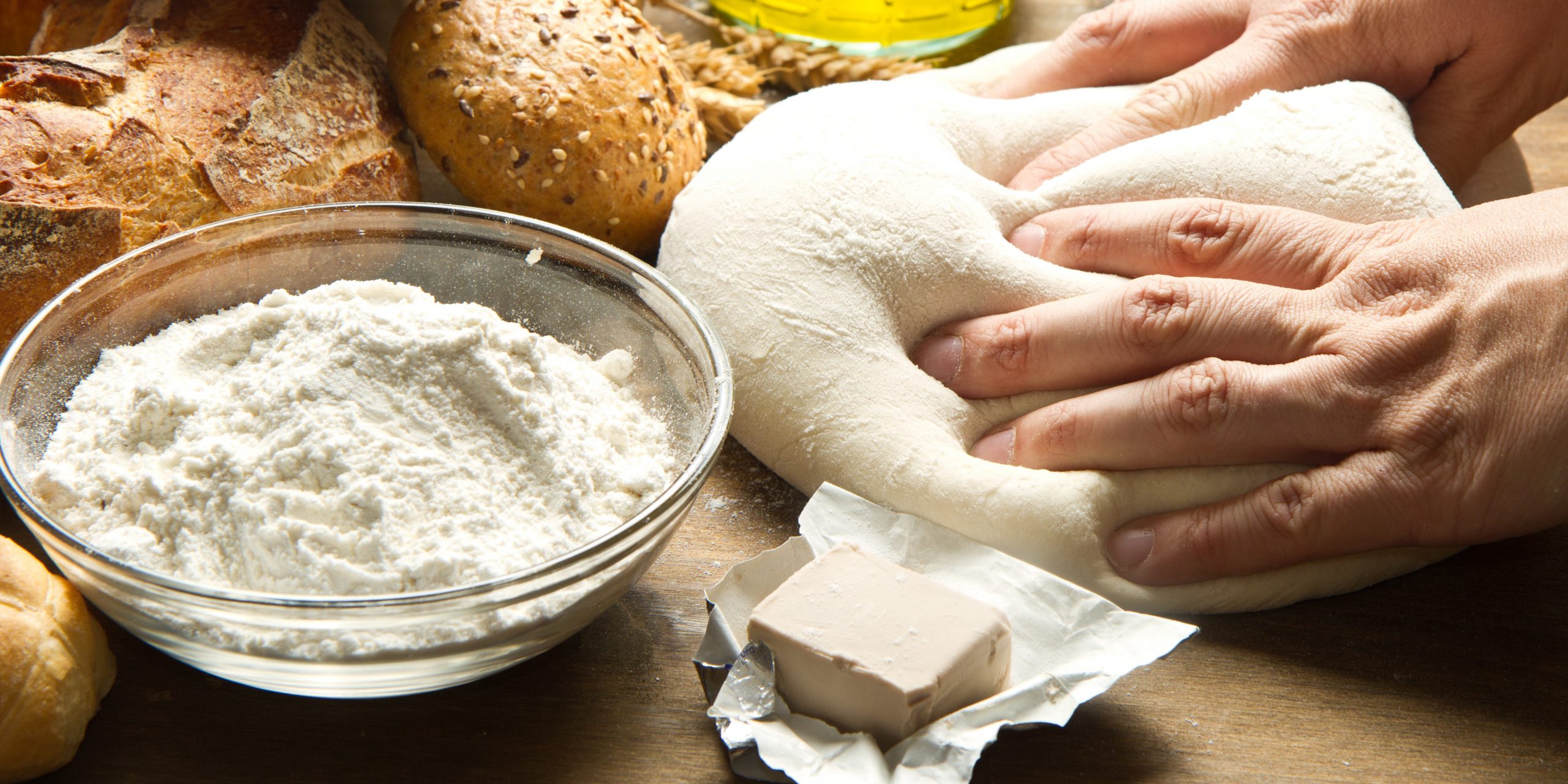 O parte din ingredientele pentru pâinea de casă