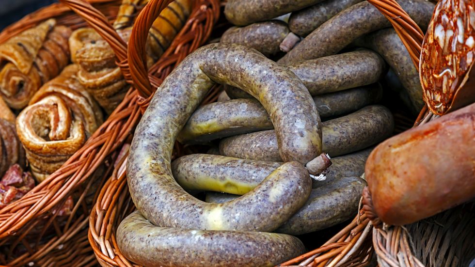 Cârnați de de porc, rețeta perfectă pentru masa de Crăciun