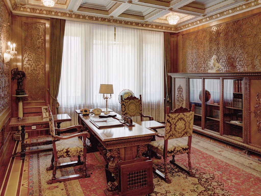 Biroul lui Nicolae Ceaușescu din Palat