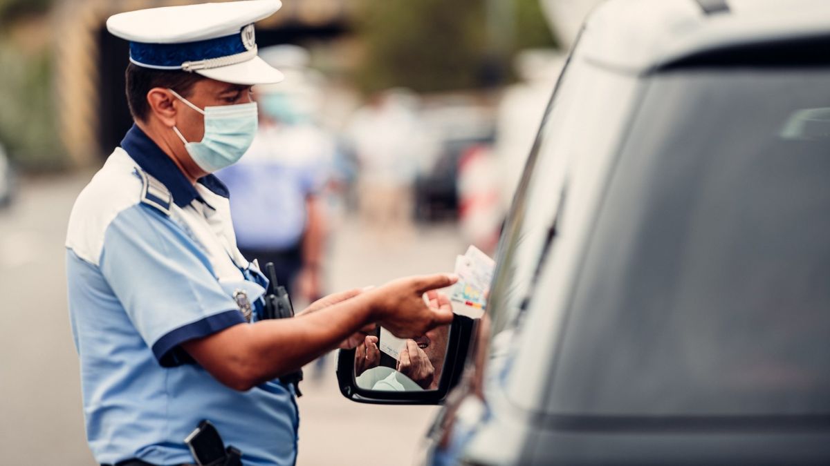 Amenzi rutiere 2021. Situații în care șoferii din România scapă de amendă și cum trebuie să arate un proces verbal pentru a fi valabil