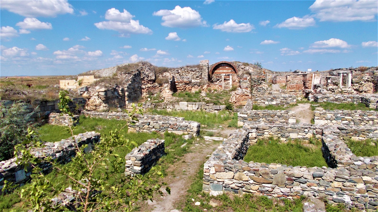 Ruinele cetății Histria, cel mai vechi oraș de pe teritoriul țării noastre de astăzi