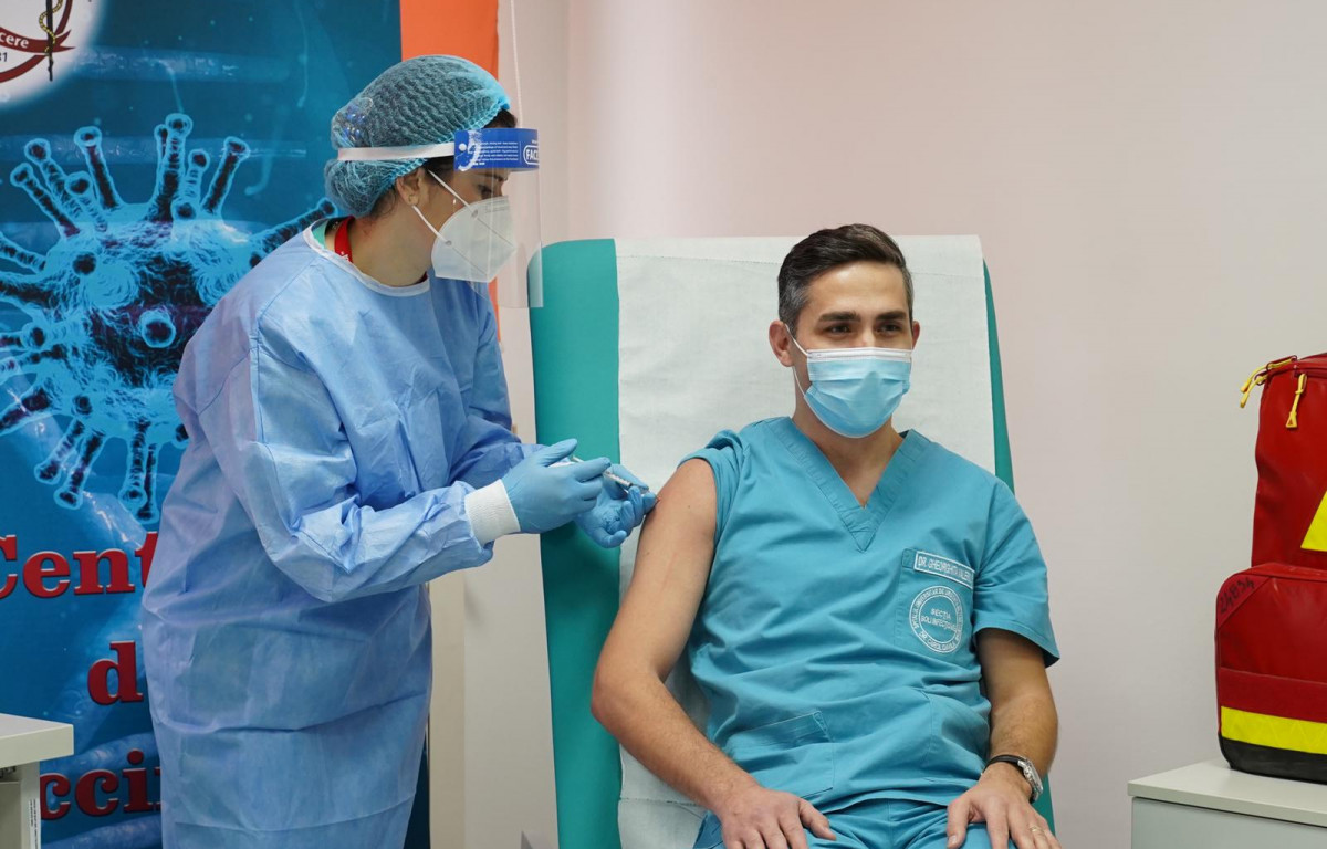 Ce spune doctorul Valeriu Gheorgita despre posibilitatea de a te infecta intre cele doua doze de vaccin