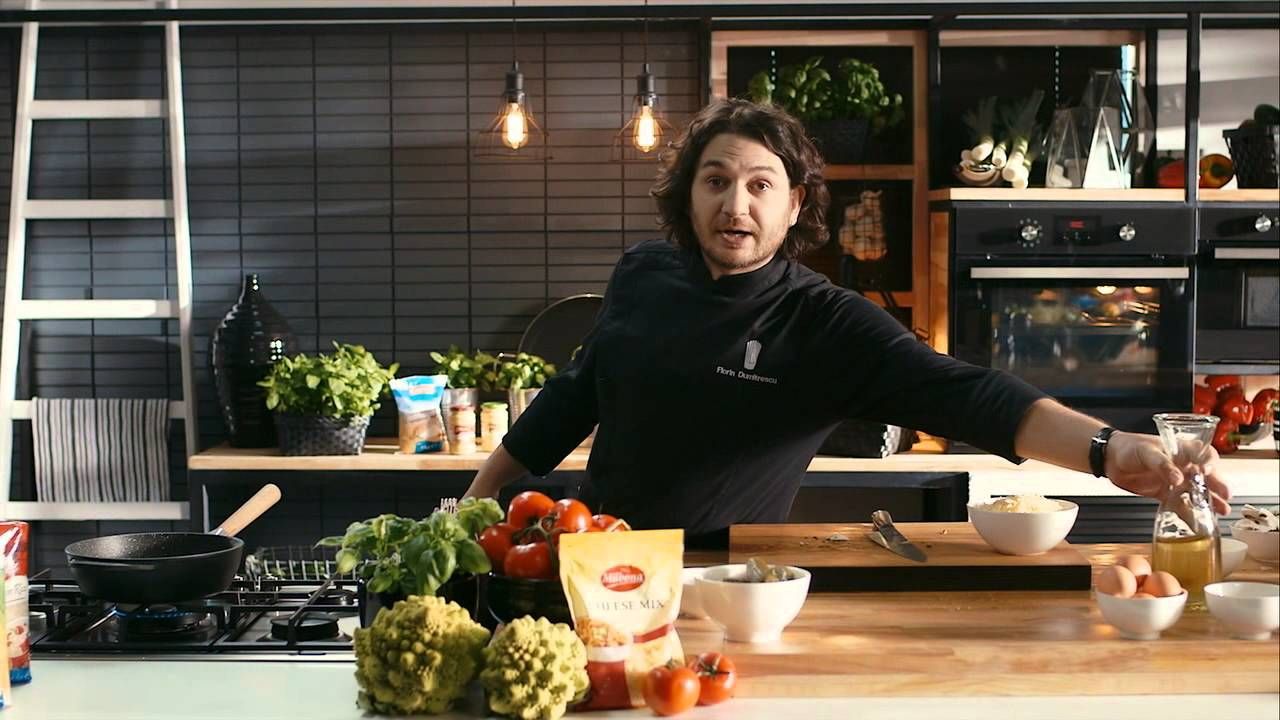 Rețeta perfectă de clătite de la Florin Dumitrescu. Ce adaugă în compoziție celebrul chef de la Antena 1