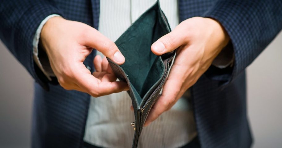 4 fraze care atrag sărăcia în casă. Ce nu e bine să rostim dacă vrem bunăstare