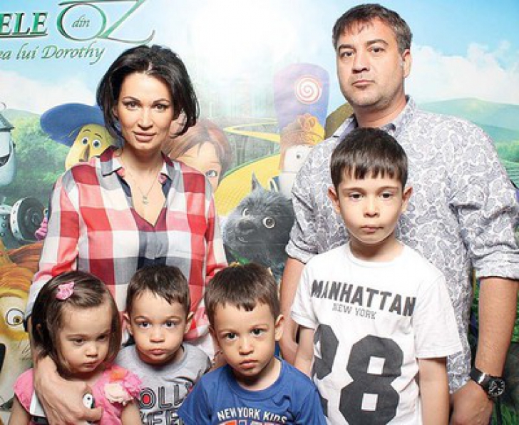 Nicoleta Luciu, alături de familia sa