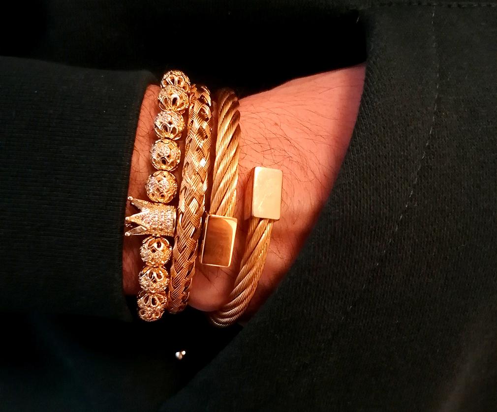 Nu doar femeile iubesc bijuteriile din aur, ci si barbatii