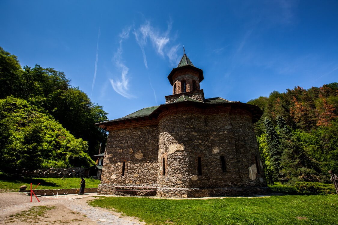 Obiective turistice in Hunedoara. Manastirea Prislop