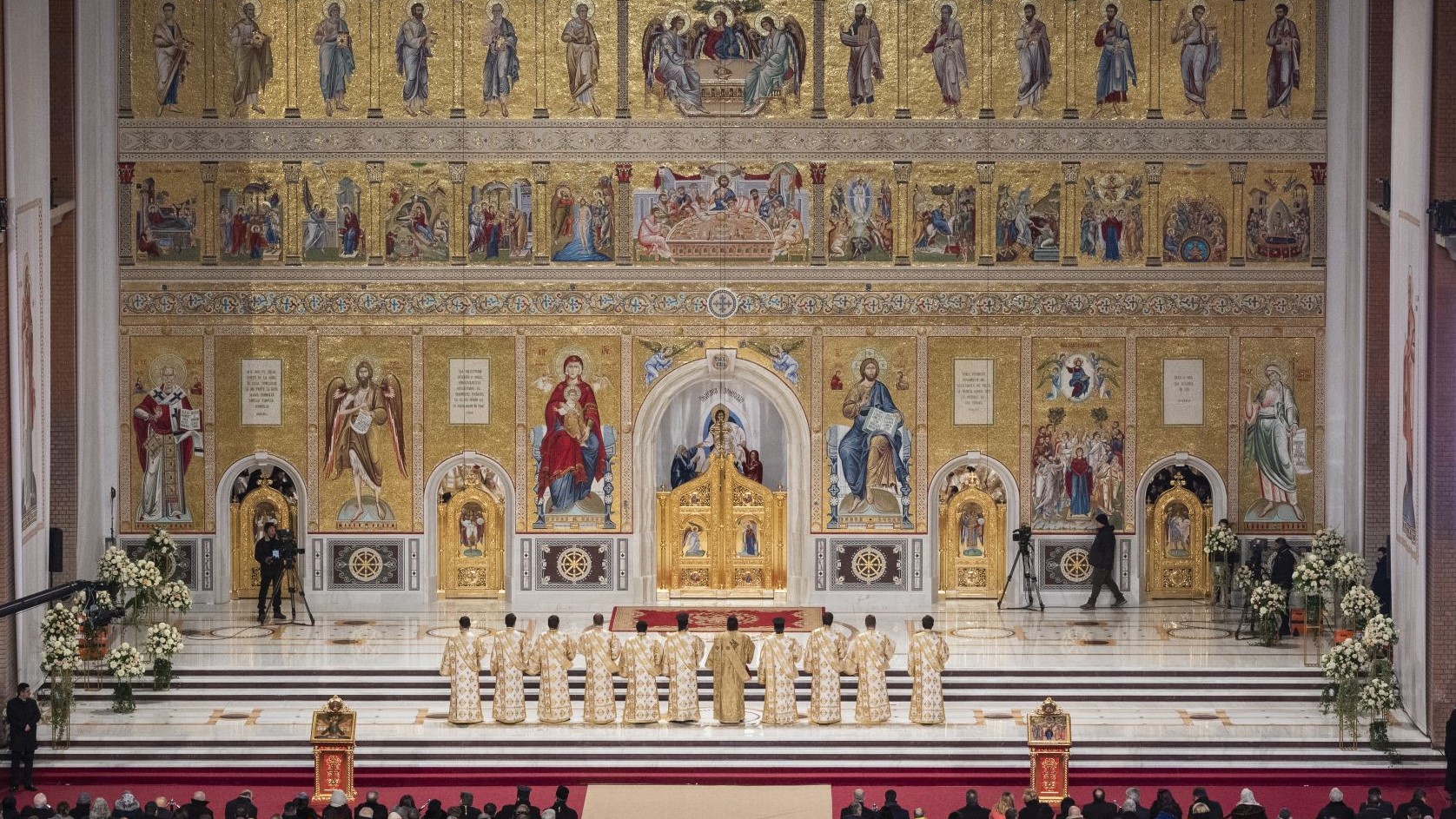 Altarul Catedralei Mantuirii Neamului